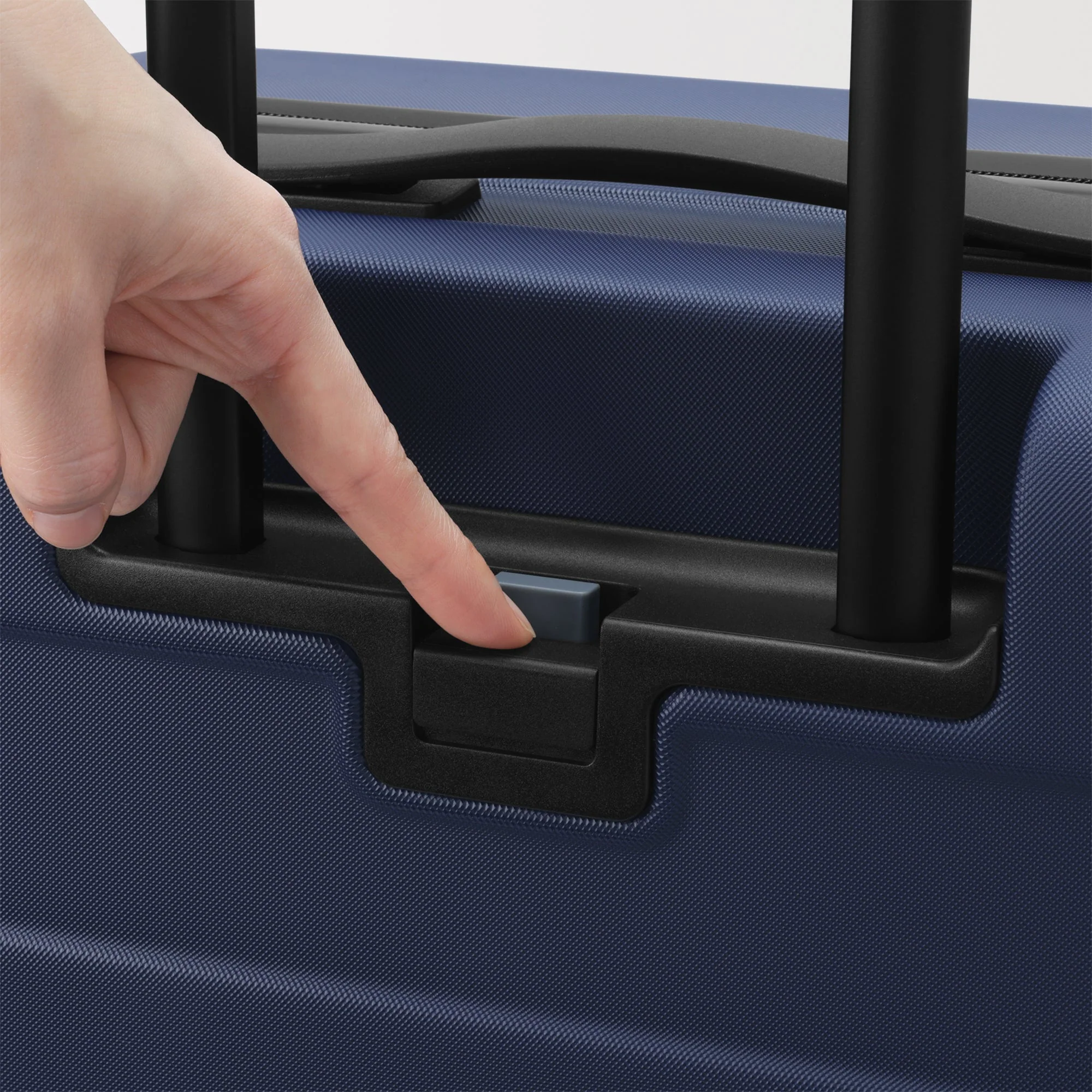 Hard Shell Suitcase 75L | Check-In - Image 65