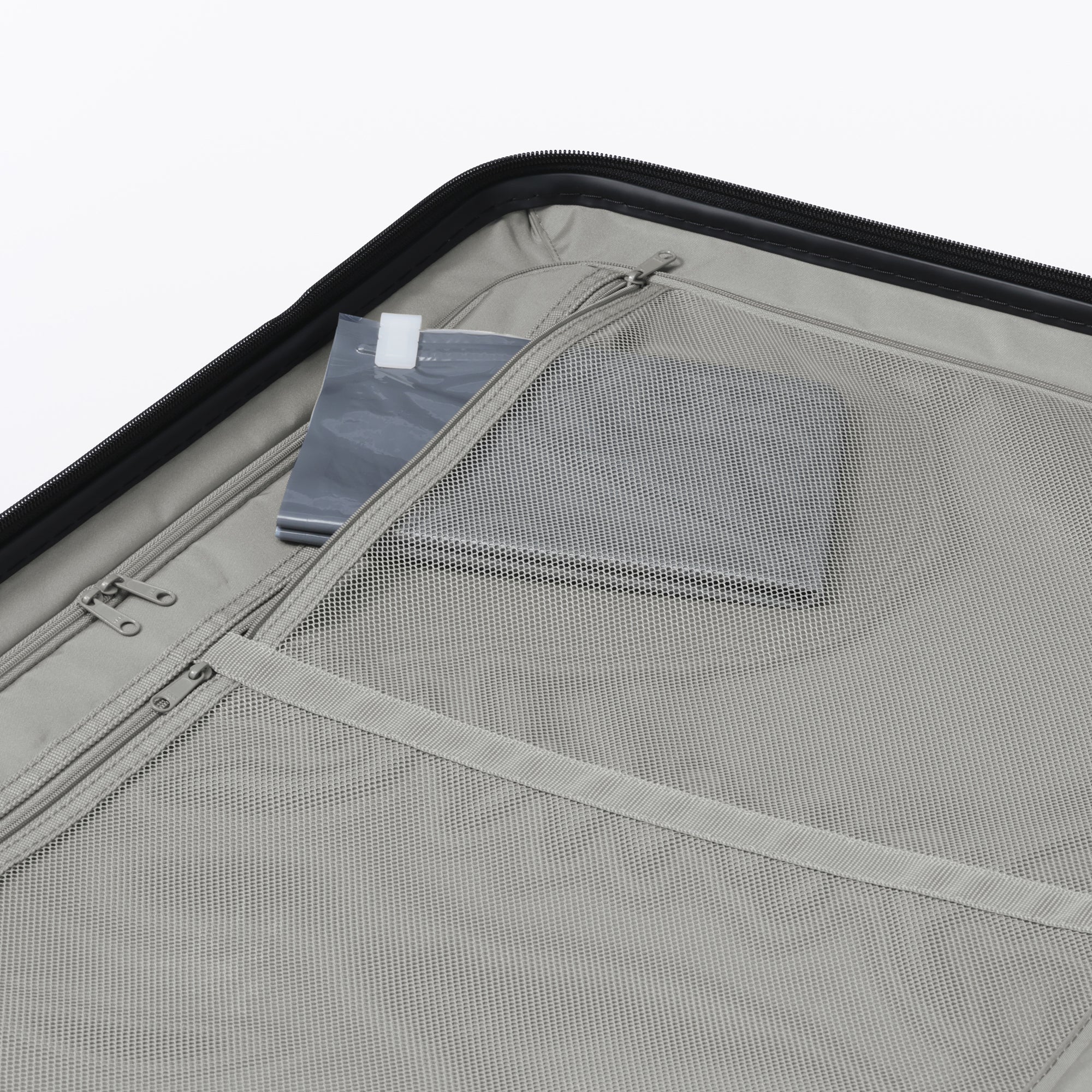Hard Shell Suitcase 75L | Check-In - Image 77
