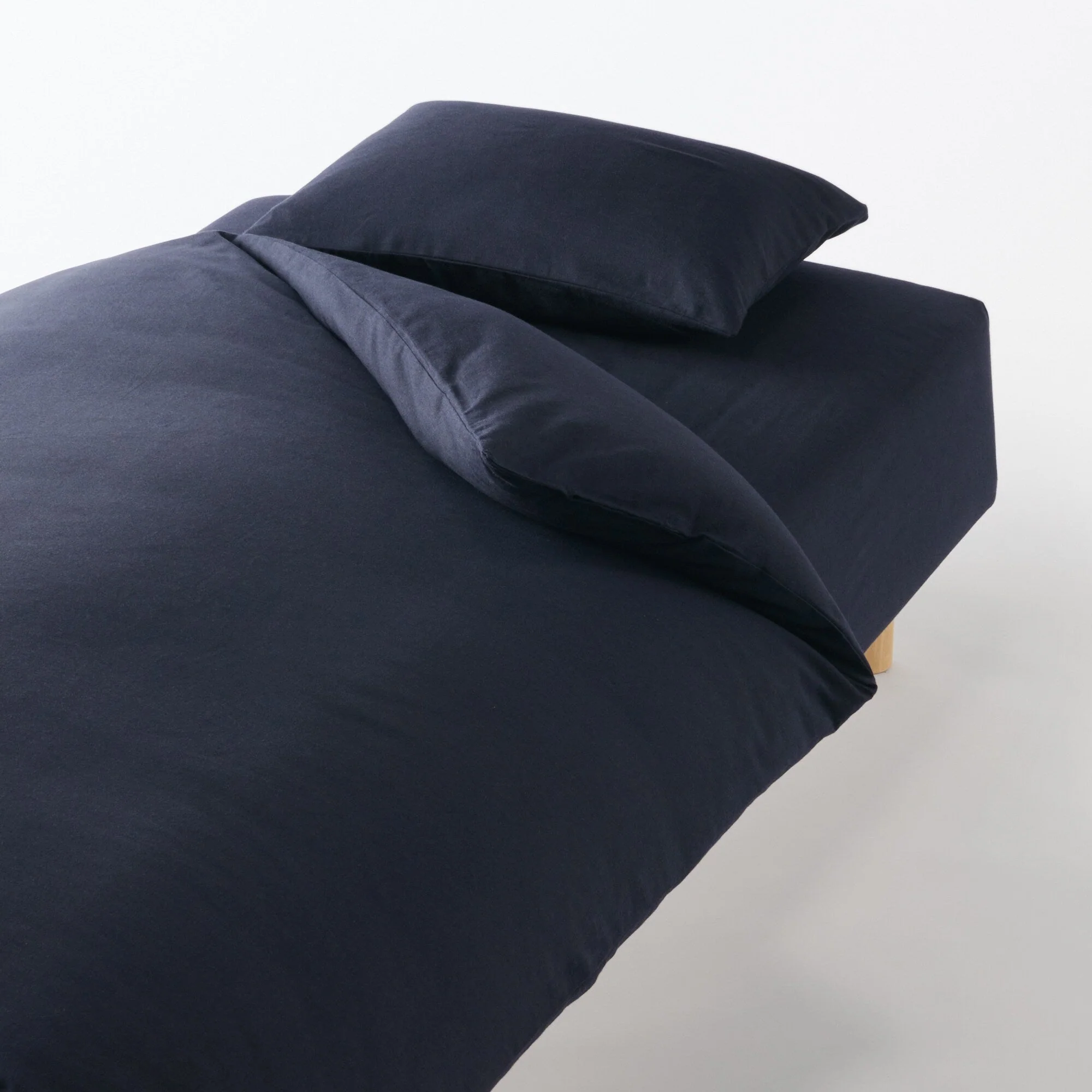 Cotton Flannel Fitted Sheet - Image 2