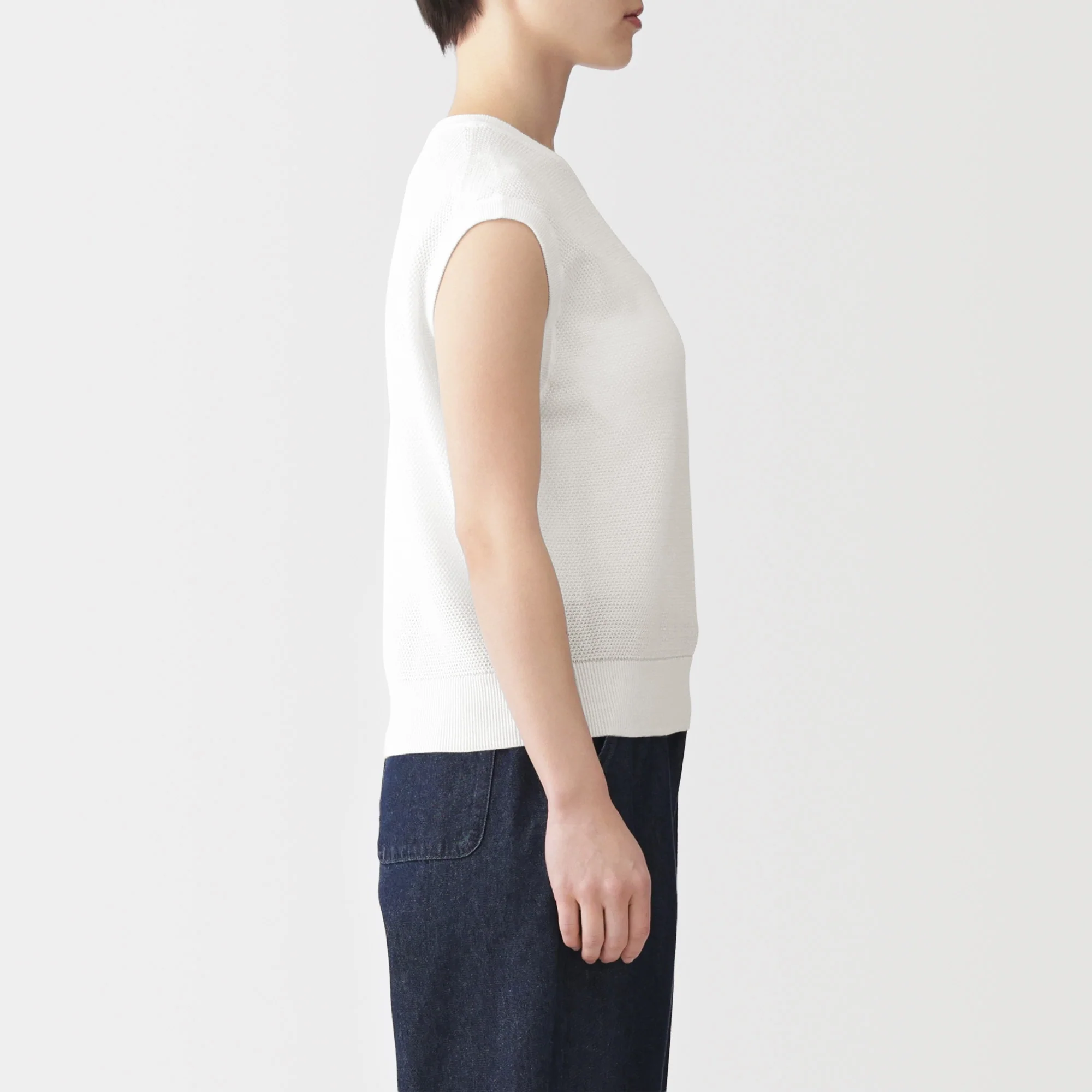 High-Twist Cotton Sleeveless Sweater - Image 19