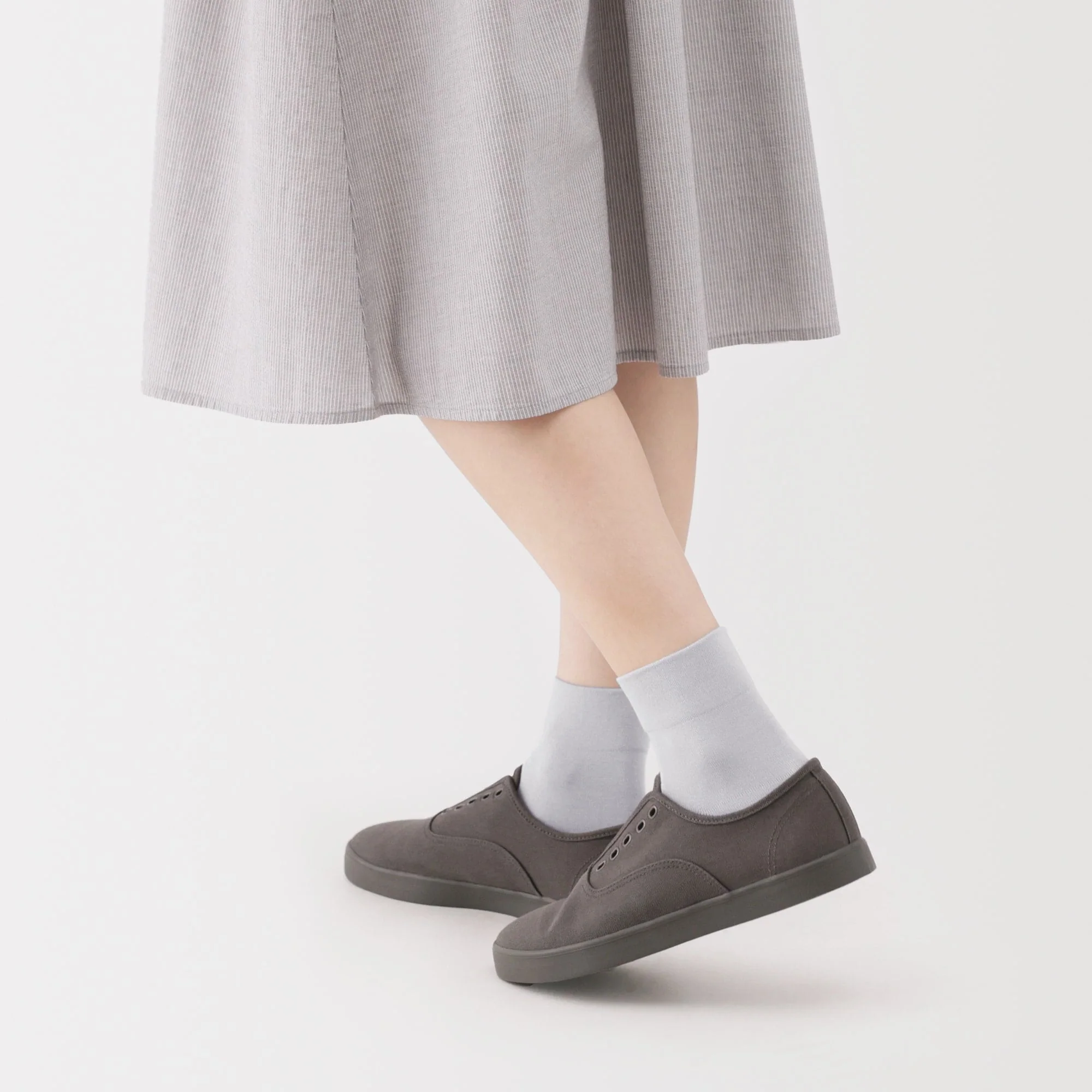 Loose Top Short Socks - Image 12