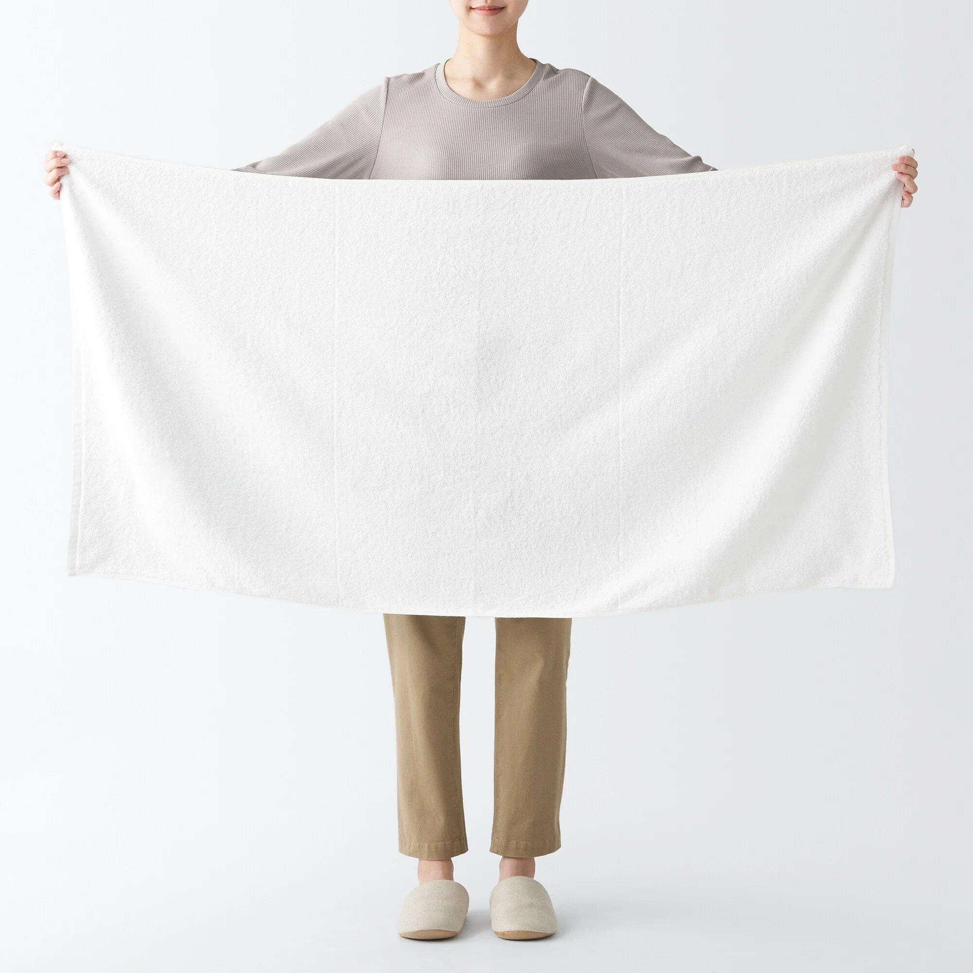 Twin Pile Bath Towel with Loop - Image 4