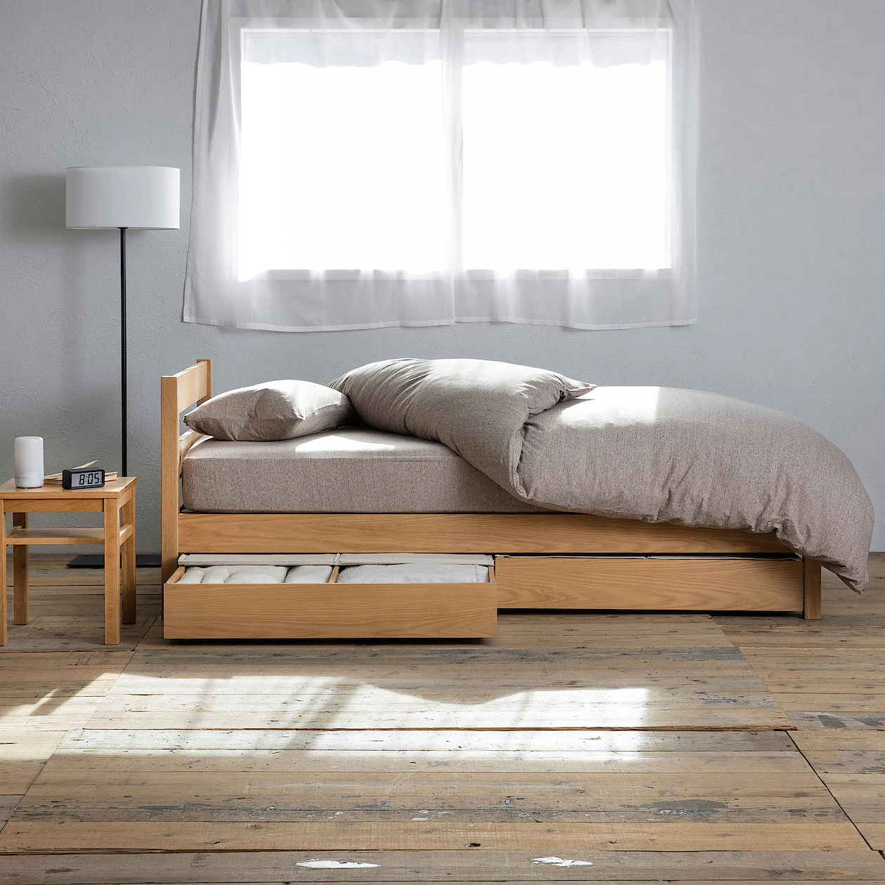 [HD] Wooden Bed